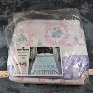 NIP Rare  Standard Coffee Company Floral Satin Trimmed Blanket Pink Purple...